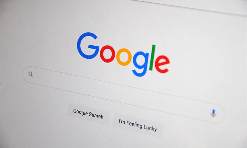 Page d'accueil du moteur de recherche Google affichée sur un écran